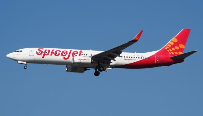 DGCA issued show cause notice to SpiceJet related to aircraft safety in hindi